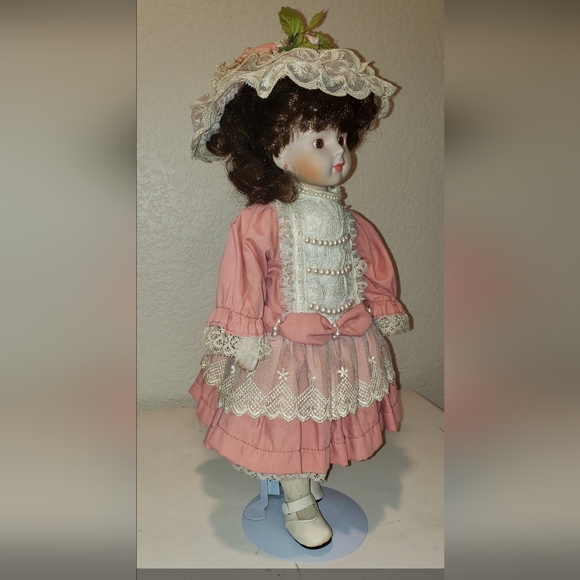 VINTAGE BRINN'S PORCELAIN DOLL - Picture 2 of 5